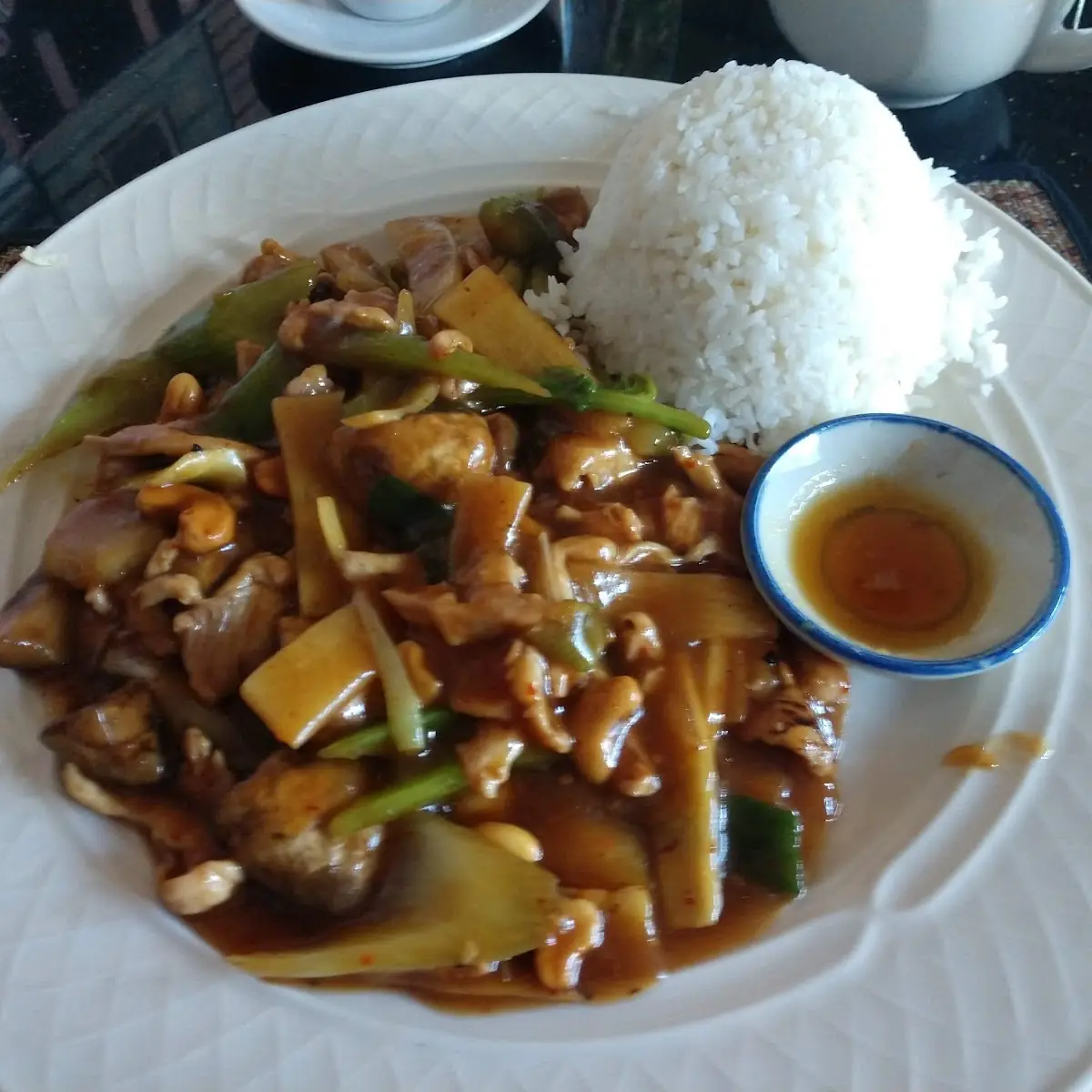 Pad Med Mamuang Himpapan Cashew Chicken