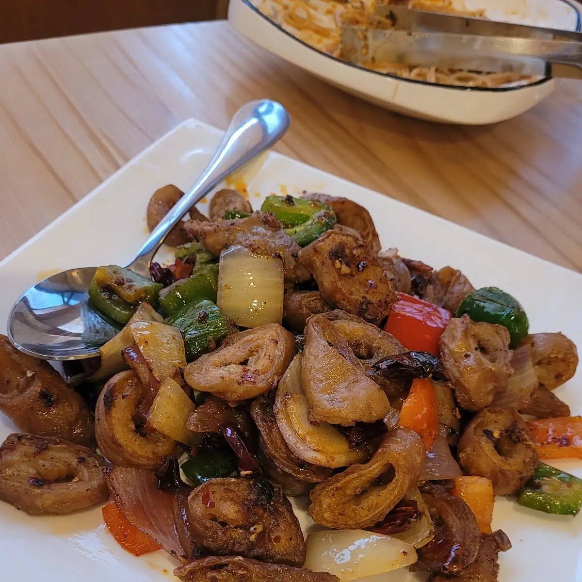 B8. 蜜汁黑椒牛柳/Beef with Honey and Black Pepper Sauce