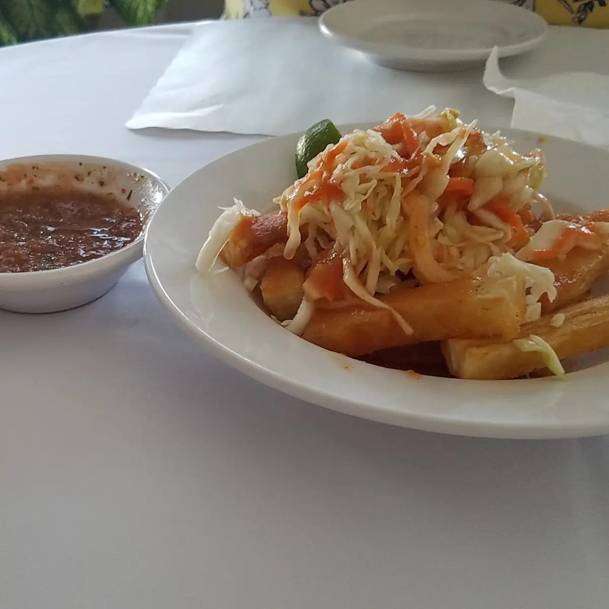 Yuca Frita Con Chicharron