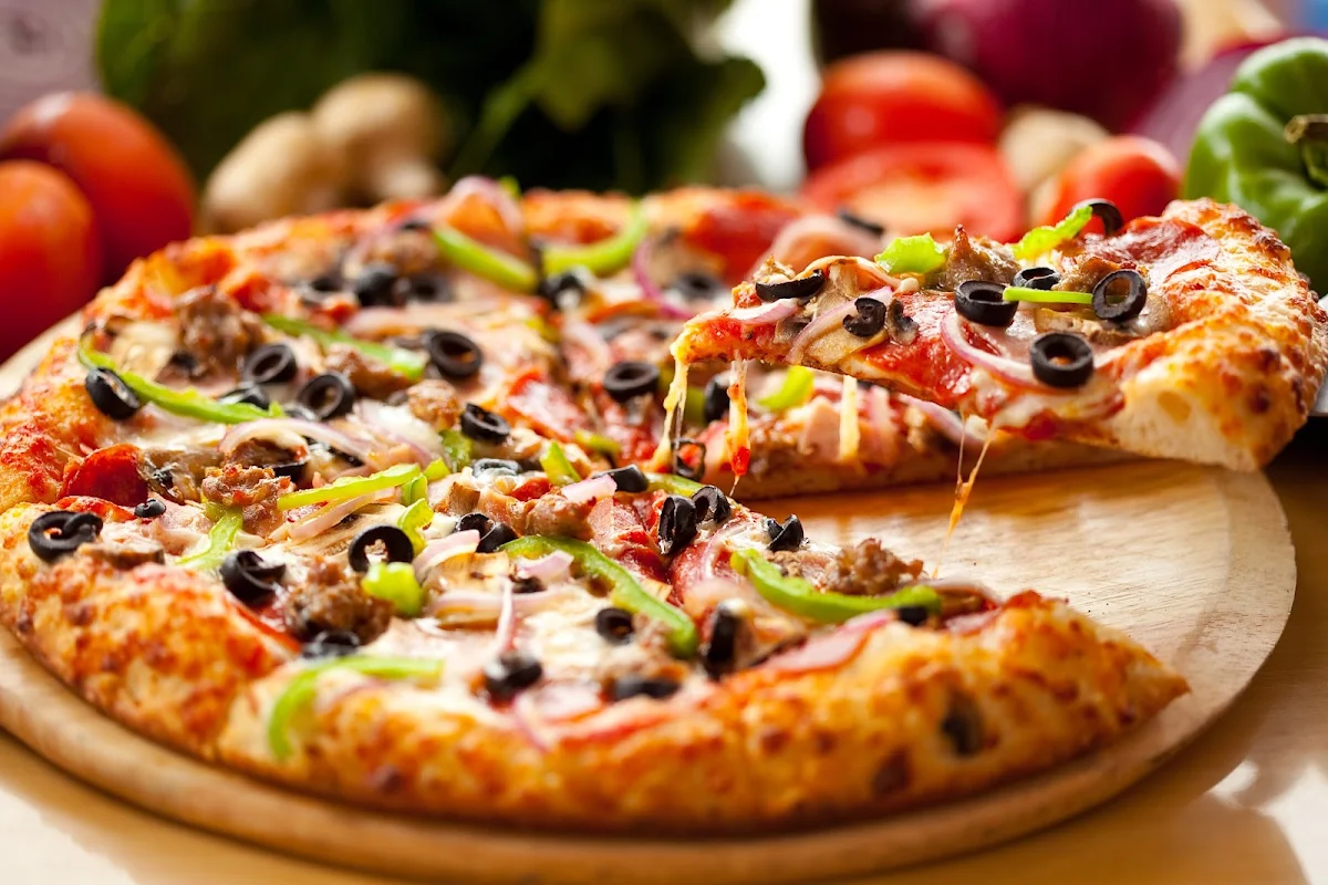 Highlights, Riverside Paradise Grill & Pizza Co.