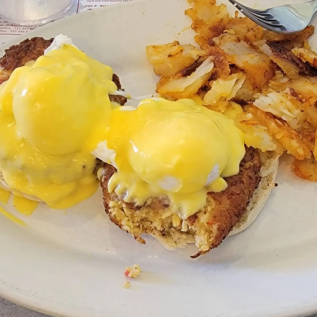 SMOKED SALMON BENEDICT