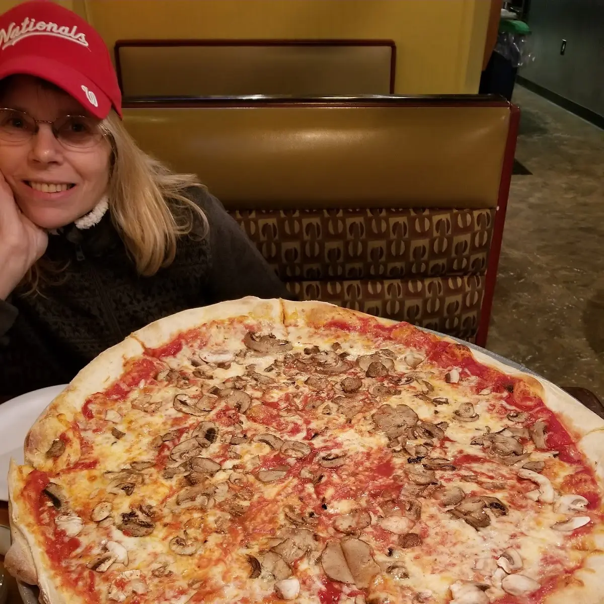 Large Mushroom Pizza