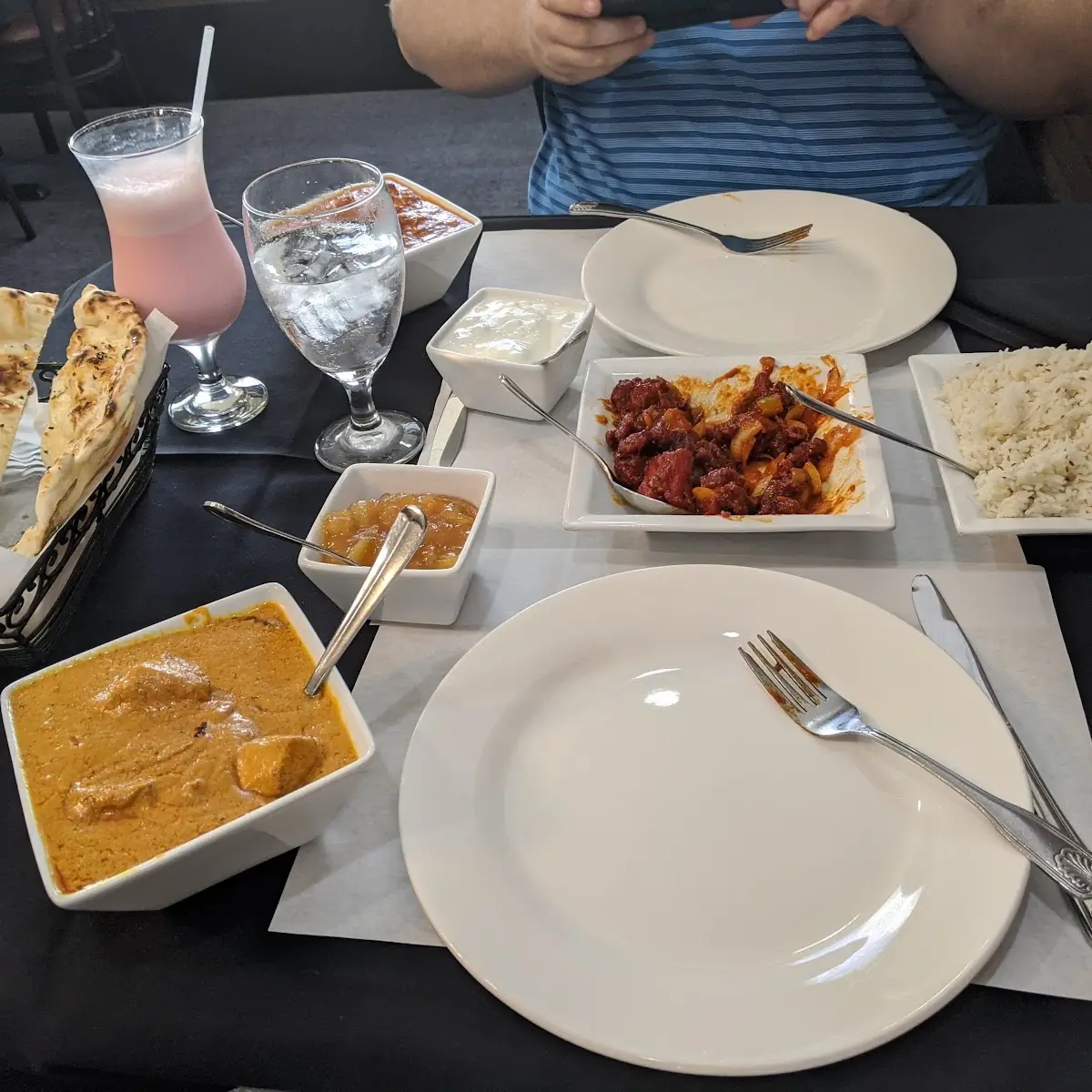 Chicken Korma Mango Chicken Strawberry Lassi Yogurt Mango Chutney Garlic Naan Chili Chicken