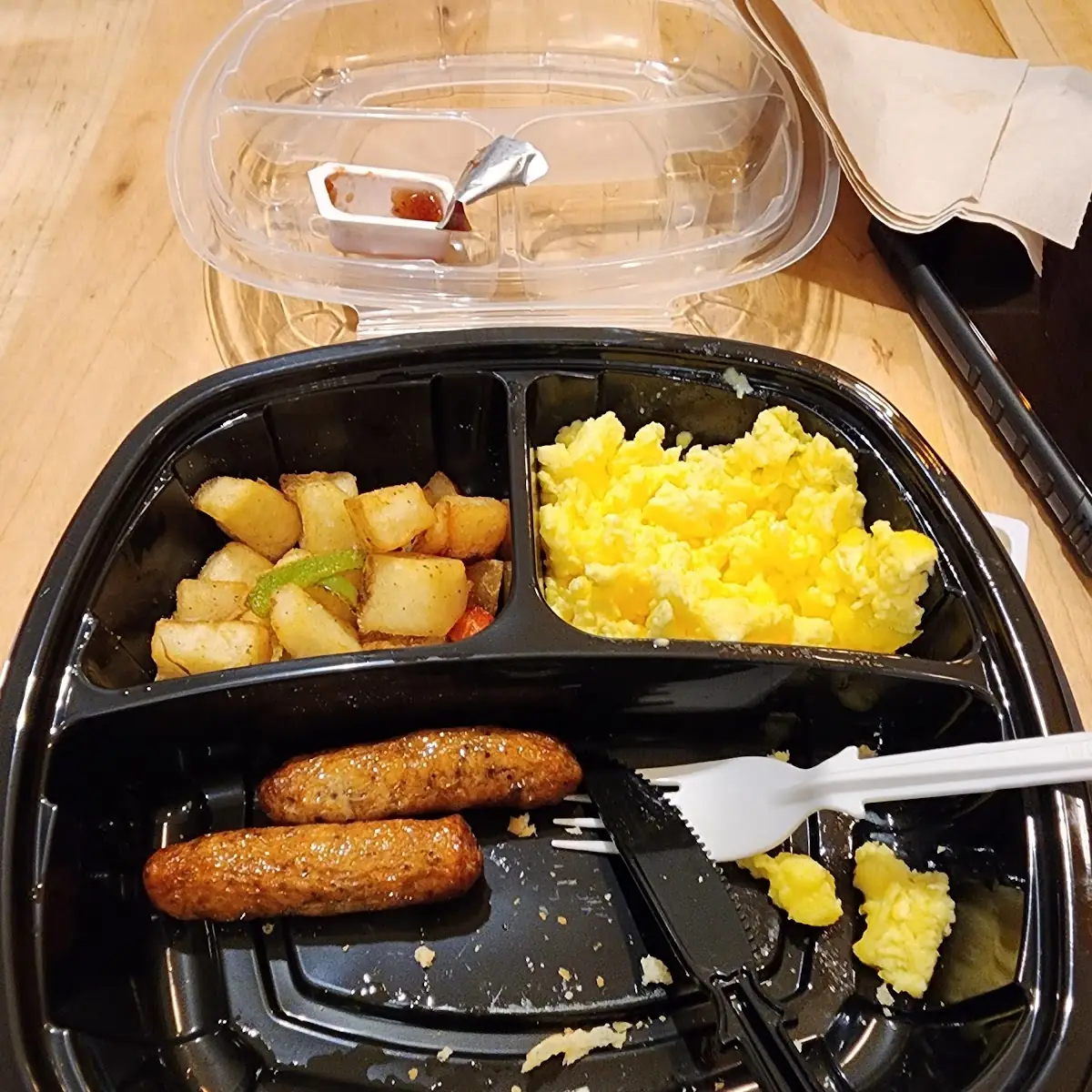 Platter Scrambled Eggs Potato & Sausage Links