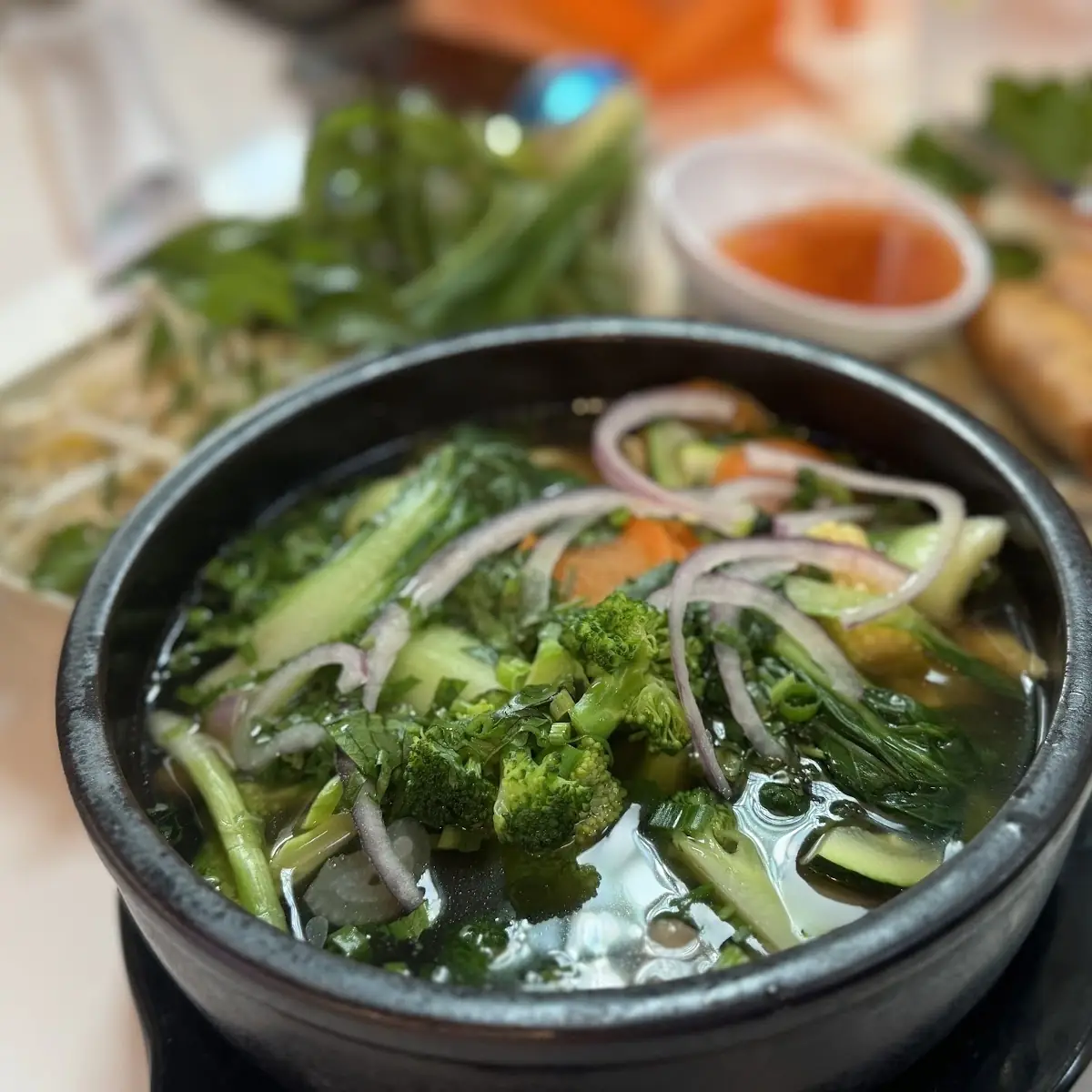 M75. Combination Glass Noodle Soup / Hủ Tiếu Mì Tay Thơ