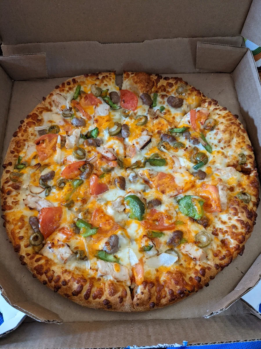 Chicken Taco Feast Pizza with Olives and Ground Beef, Domino's Pizza