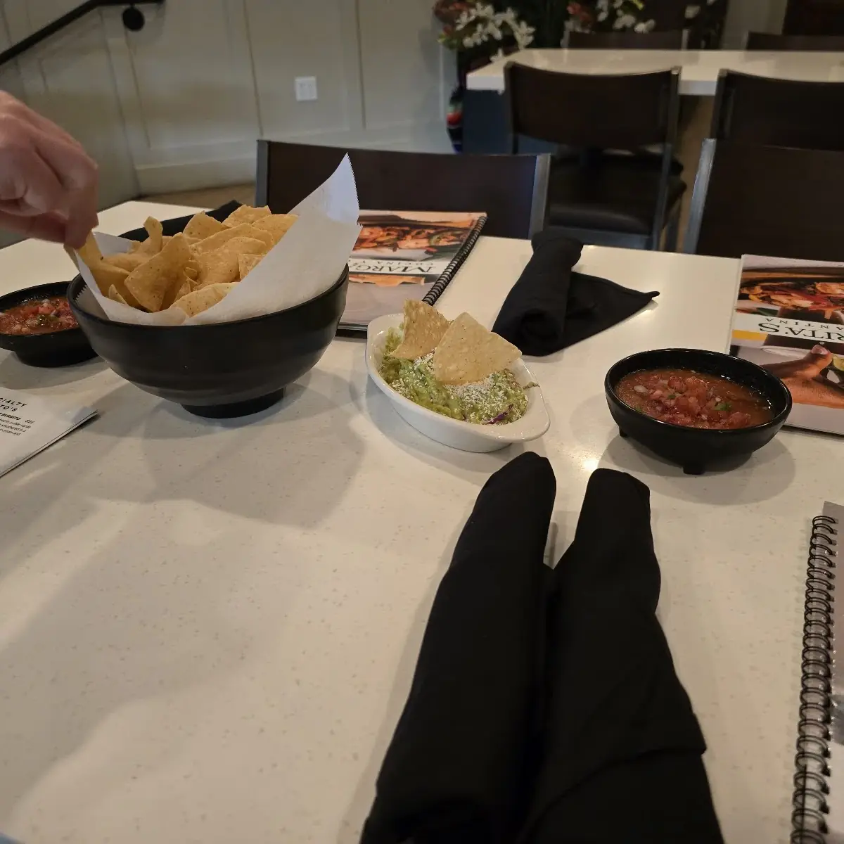 Chips and Salsa Guacamole