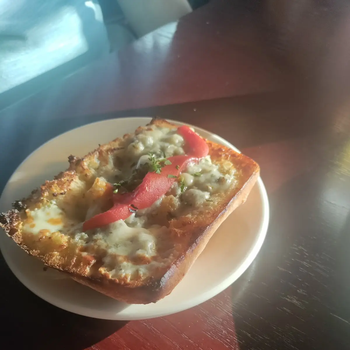 Gorgonzola Garlic Bread