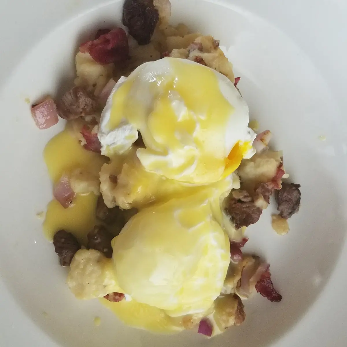 Poached Eggs Corned Beef Hash