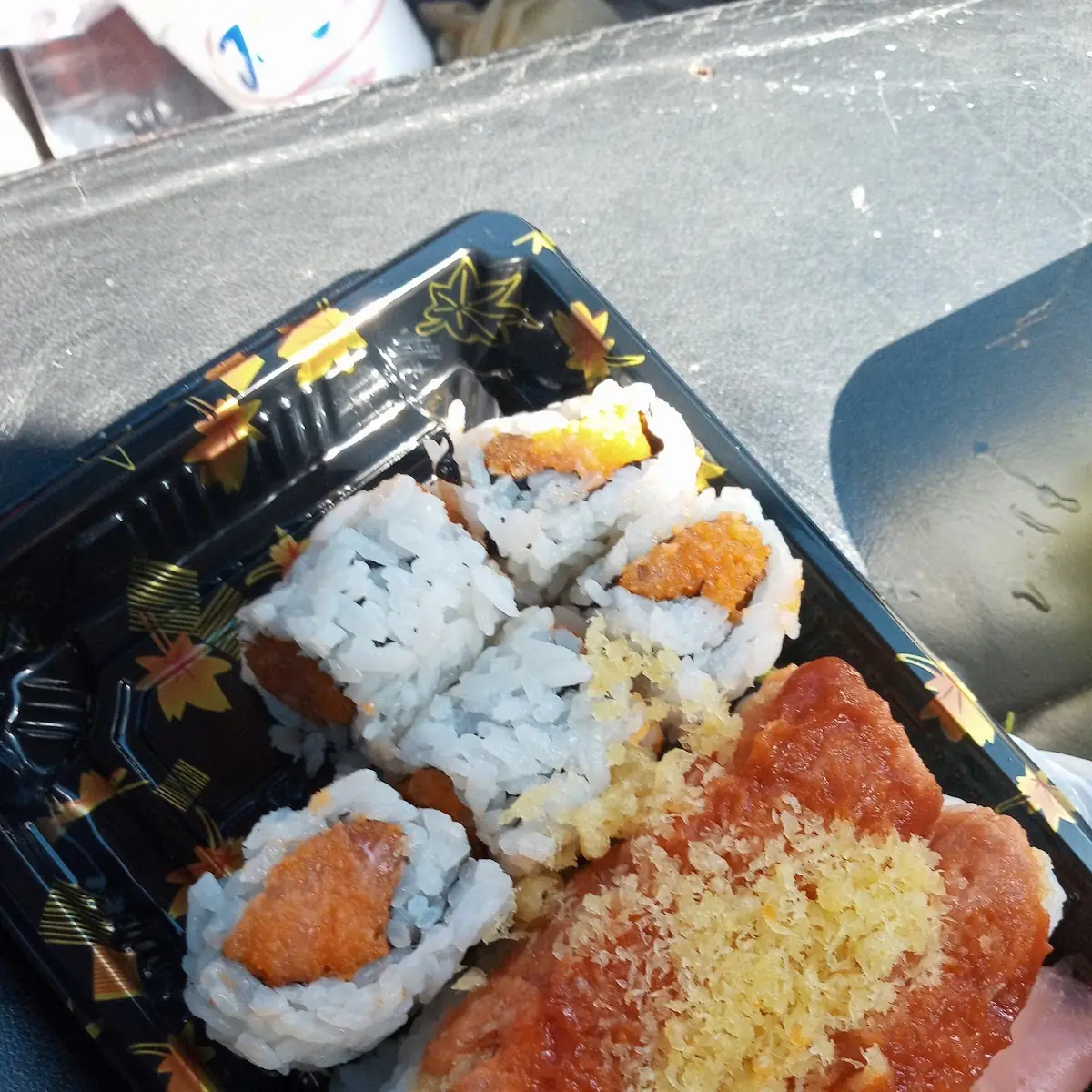 R22 Spicy Salmon Roll