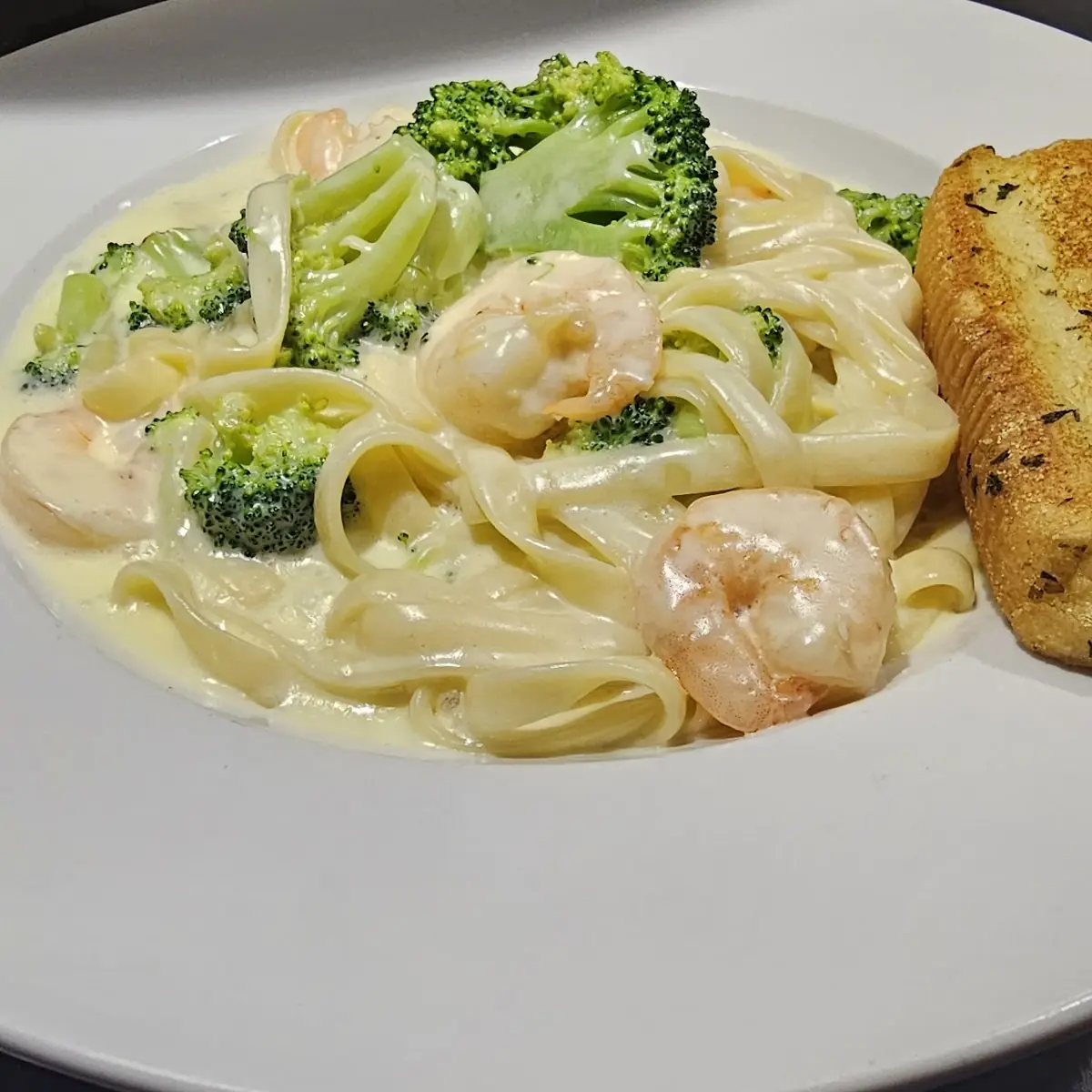 Broccoli & Chicken Alfredo