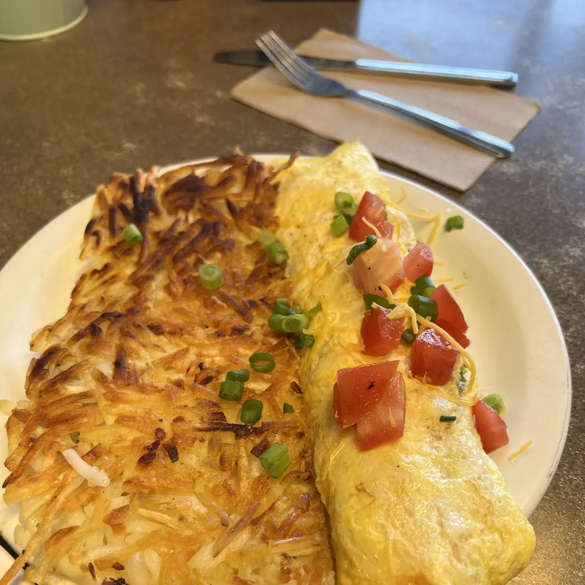 Veggie Omelette with Hashbrowns