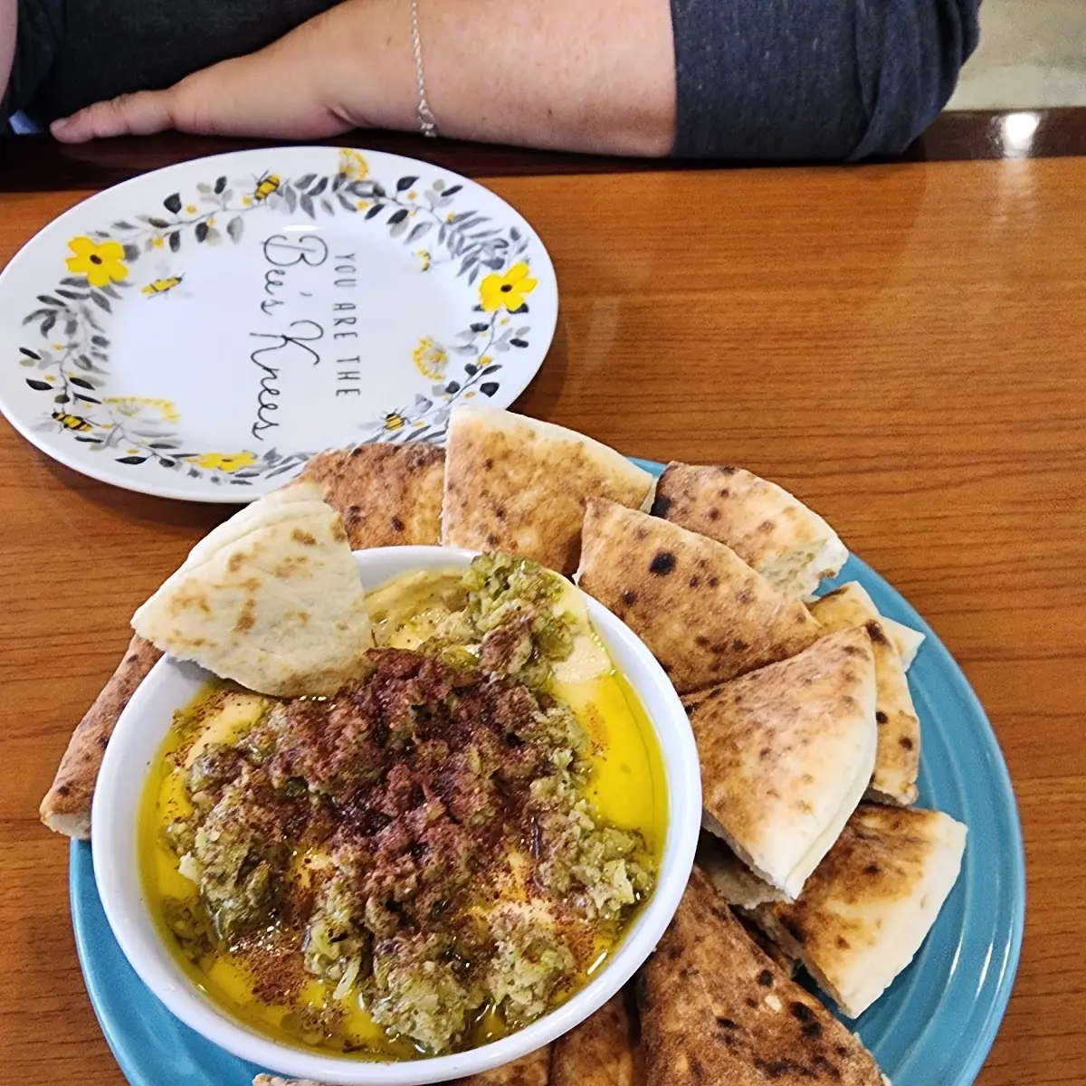 Creamy Hummus and Warm Pita Bread