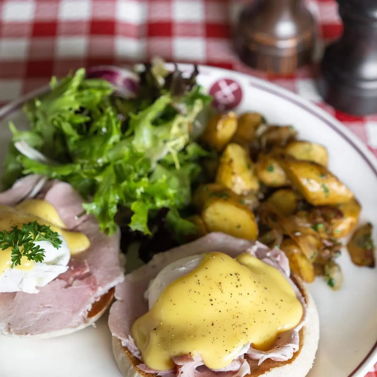 Eggs Benedict