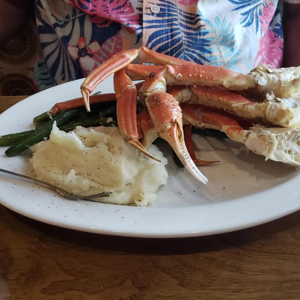 Snow Crab Legs Mashed Potatoes Broccoli