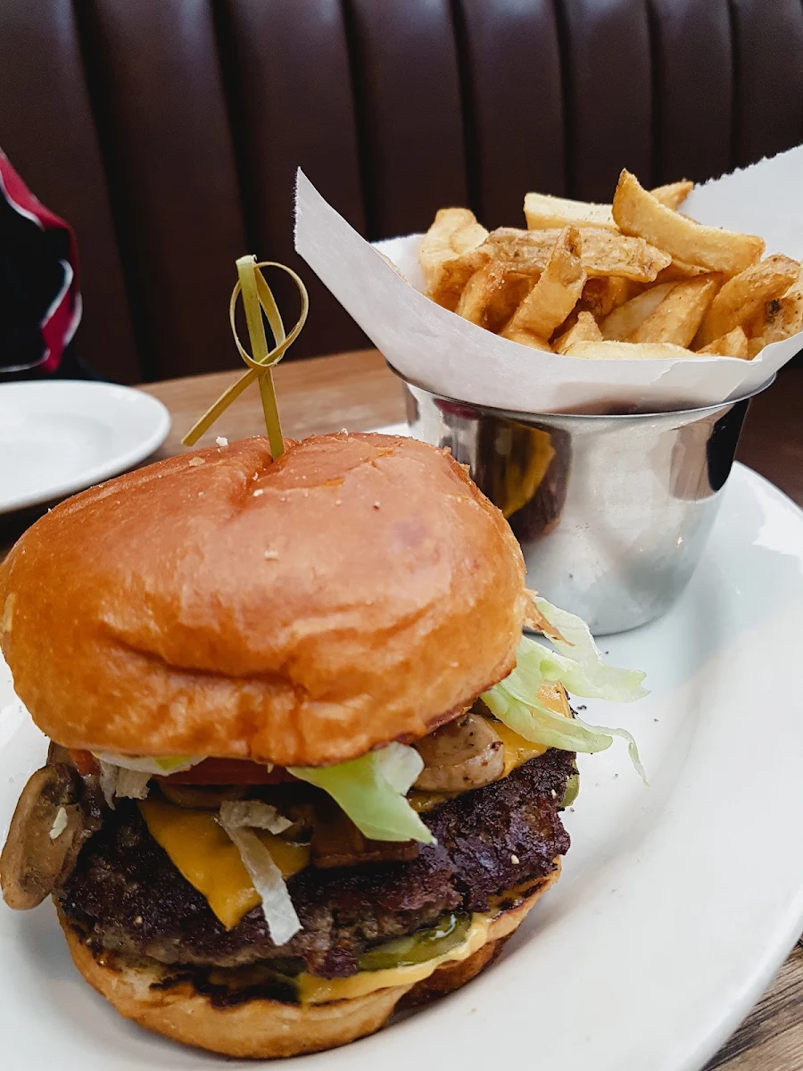 Hollywood Burger