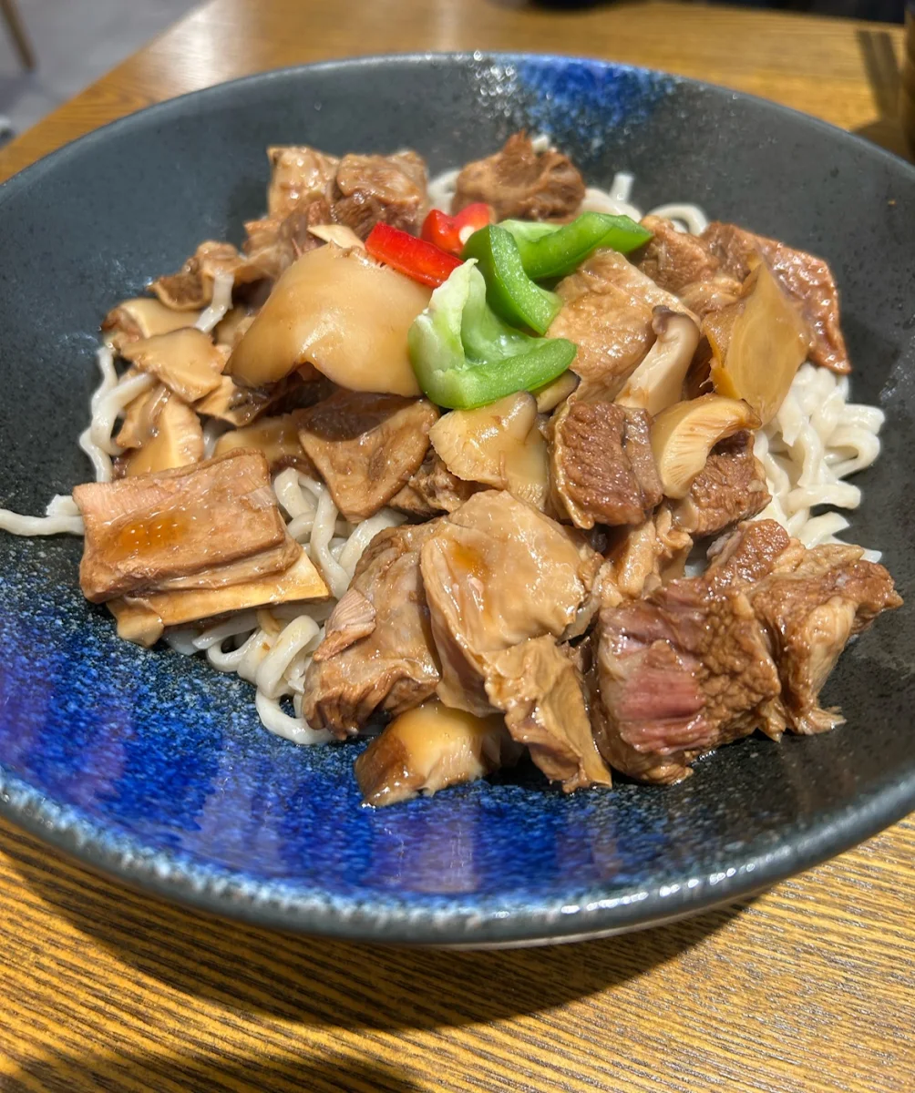 Braised Beef with Noodles, Yang's Braised Chicken Rice(Bayview Hill)