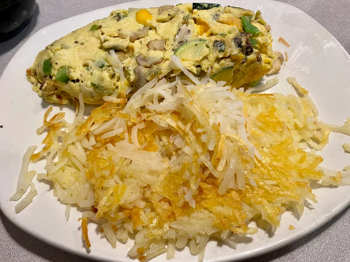 Veggie Omelette w Hash Browns