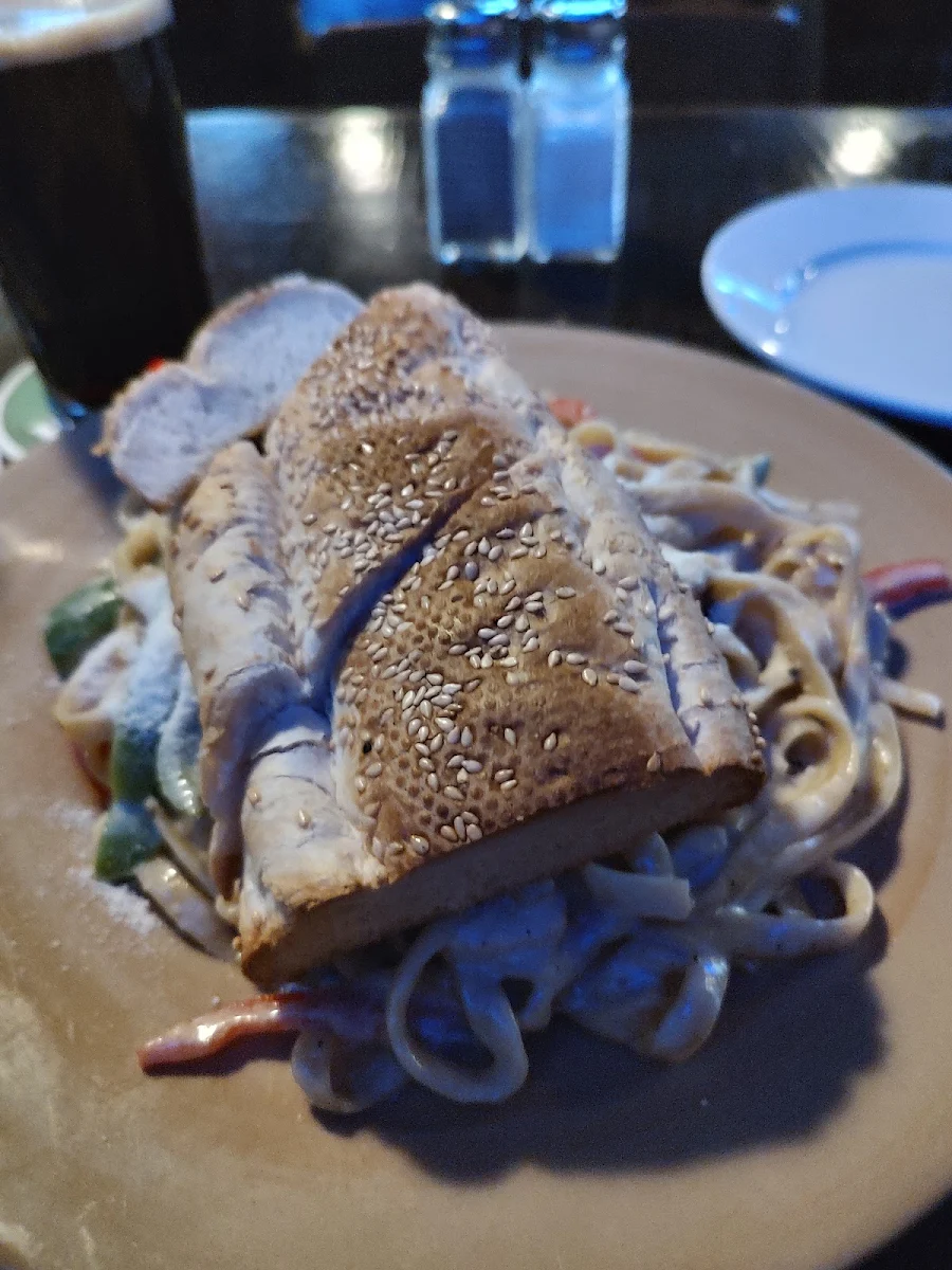 Alfredo Fettuccine, Toby's Pub & Eatery