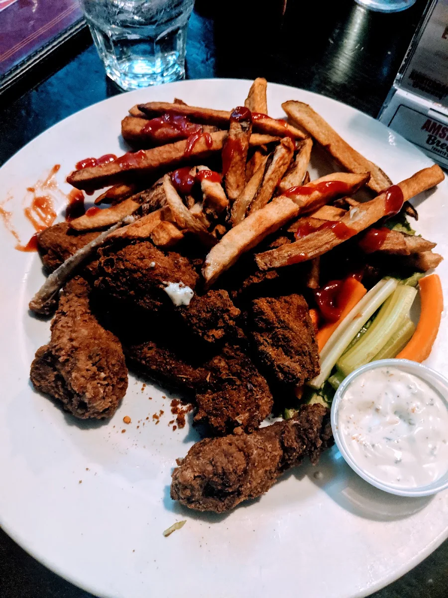 Wings and Fries, Toby's Pub & Eatery