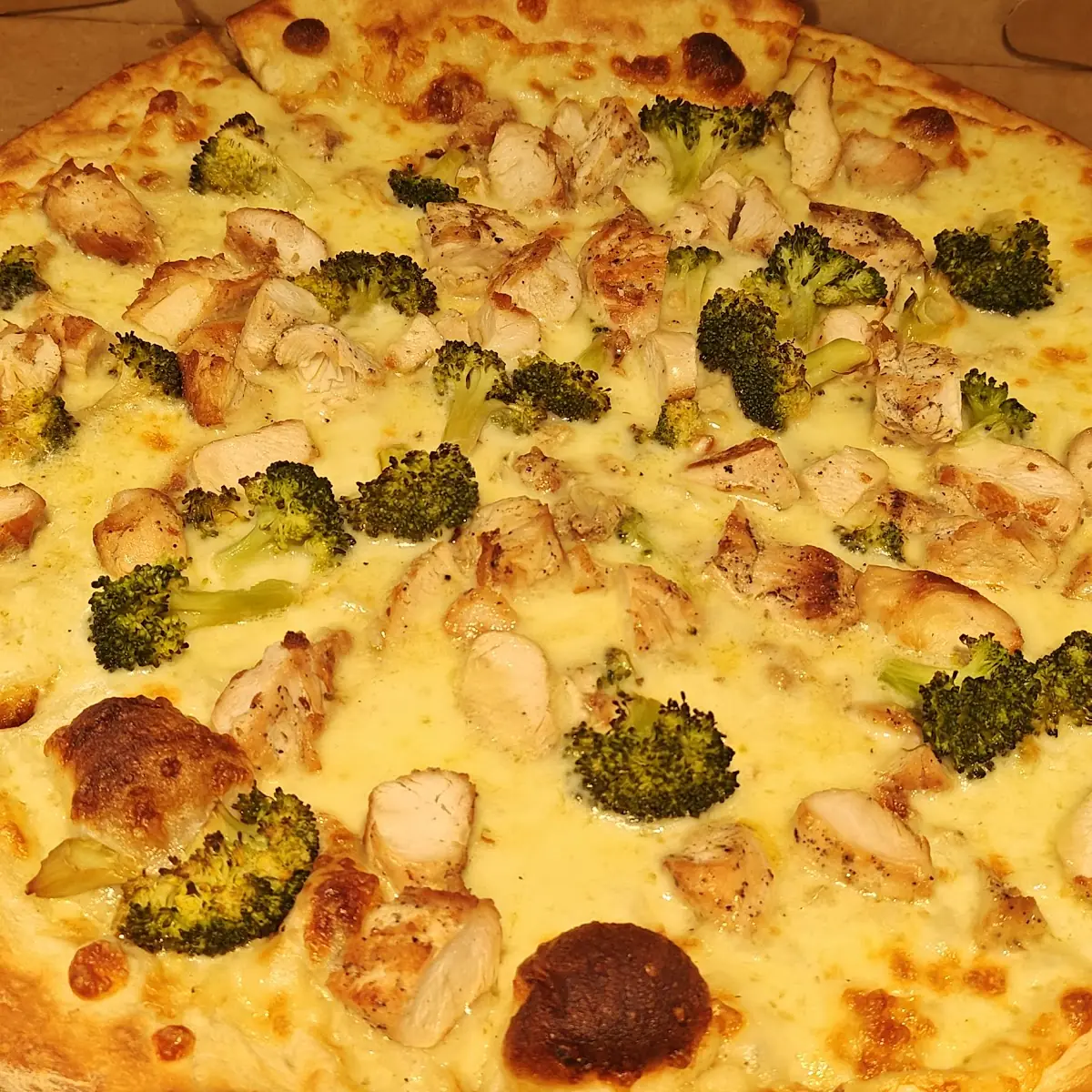 Chicken Alfredo Pizza