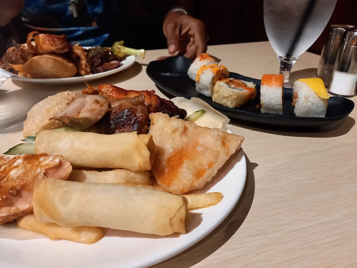 Appetizer Platter Spring Roll Chicken Fish Korma