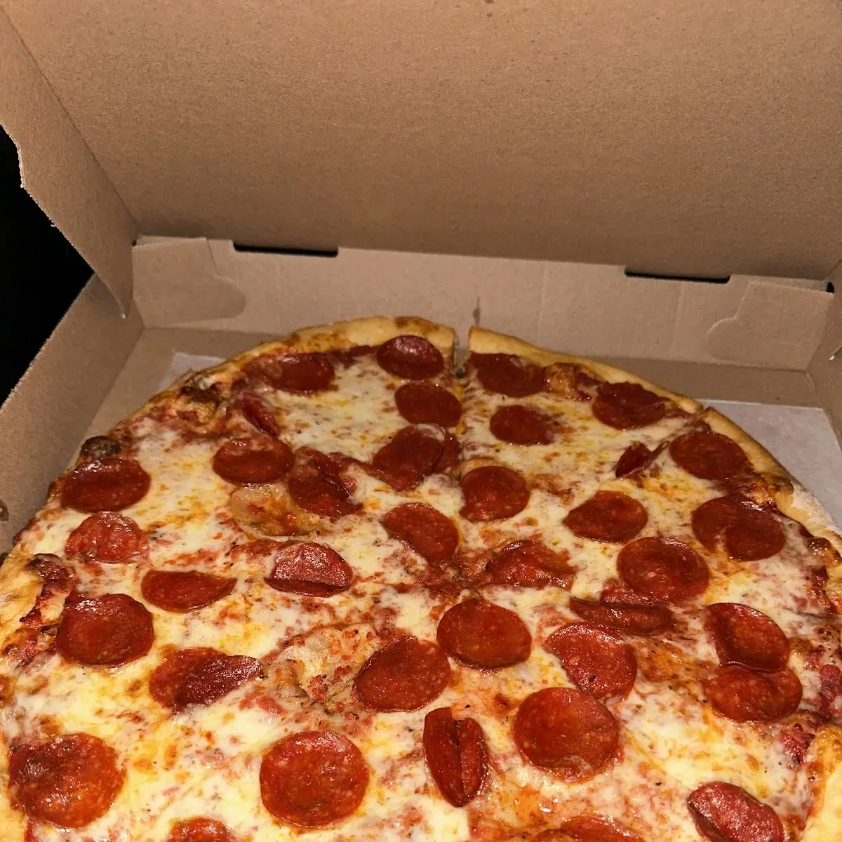 Large Pepperoni Pizza