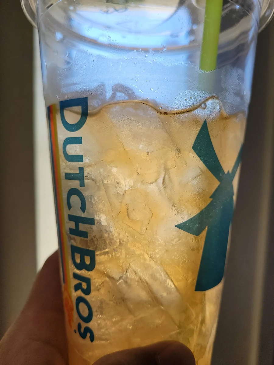 Lemonade Cut with Black Tea and Peach