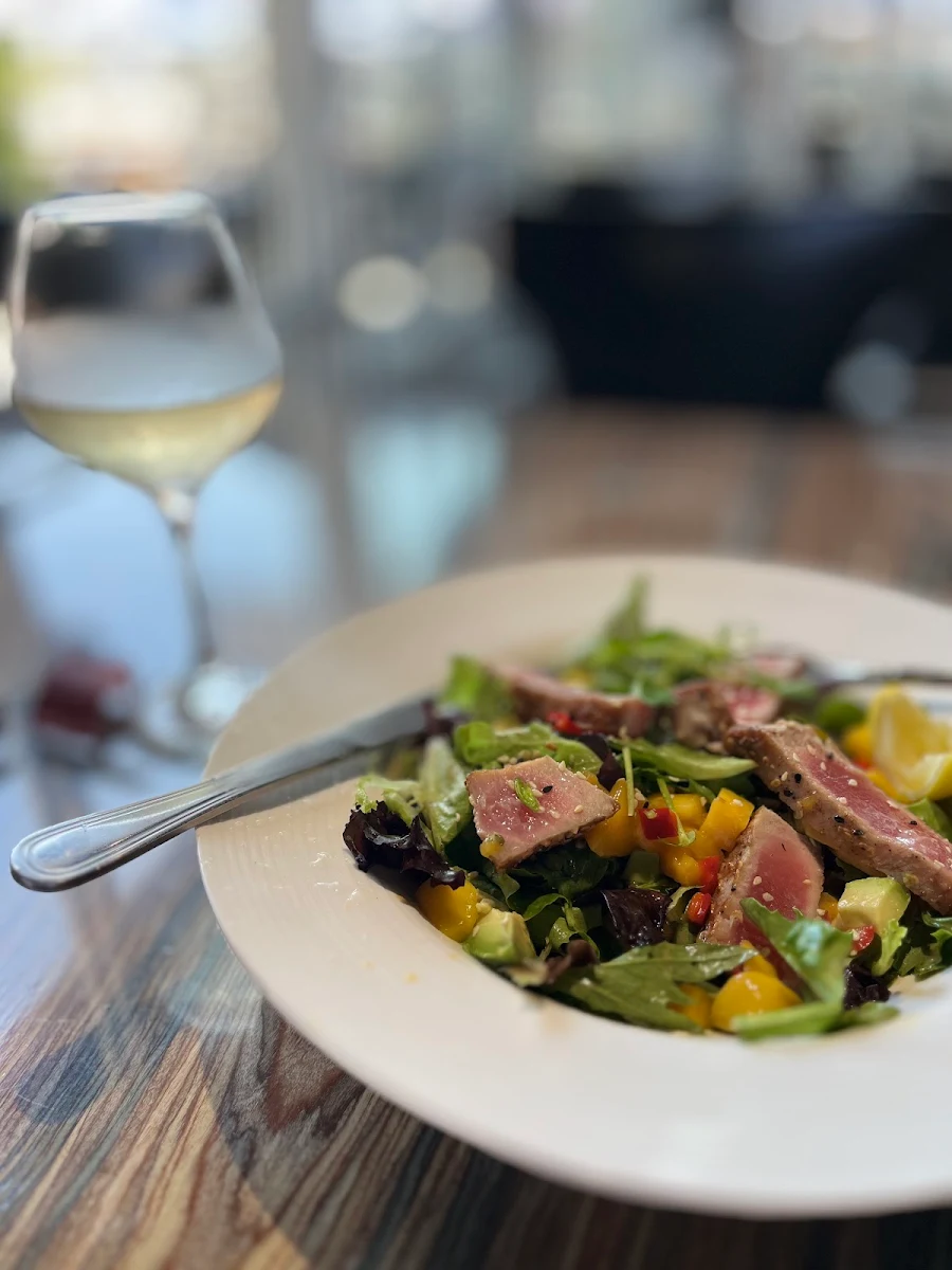 Highlights, Madisons Restaurant & Bar