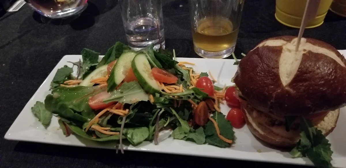 Vegetarian Burger, La Centrale - Microbrasserie