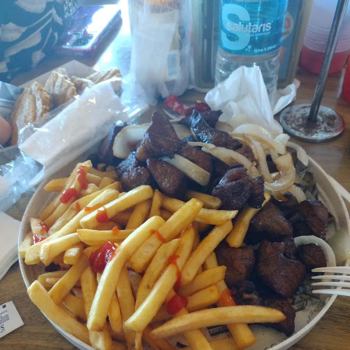 Carne Frita Con Papas Fritas