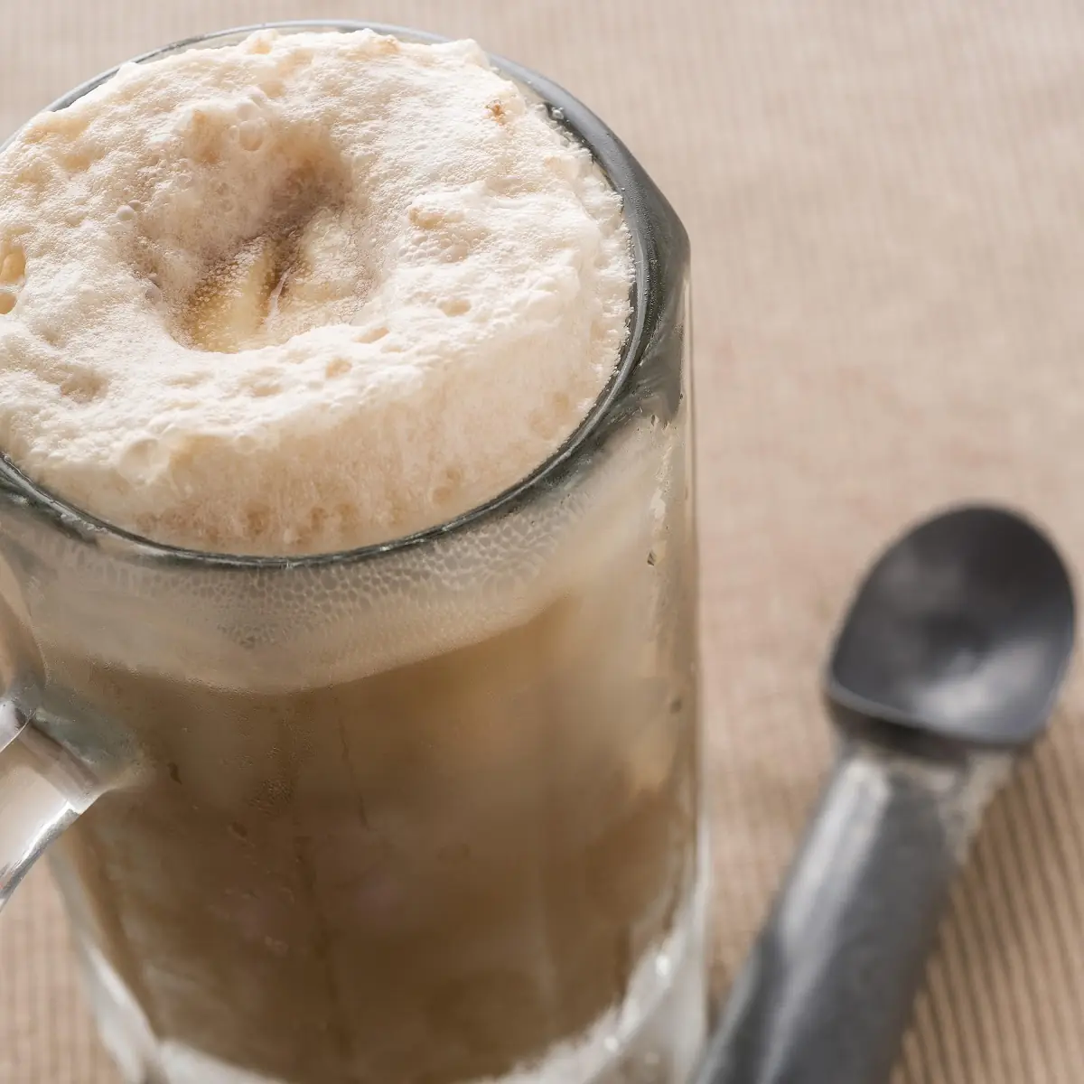 Old Fashioned Root Beer Float