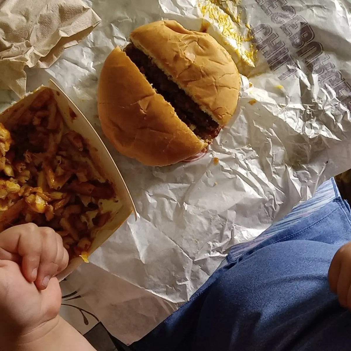 Double Chilli Cheese Burger & Chilli Fries Ala Schnitzel