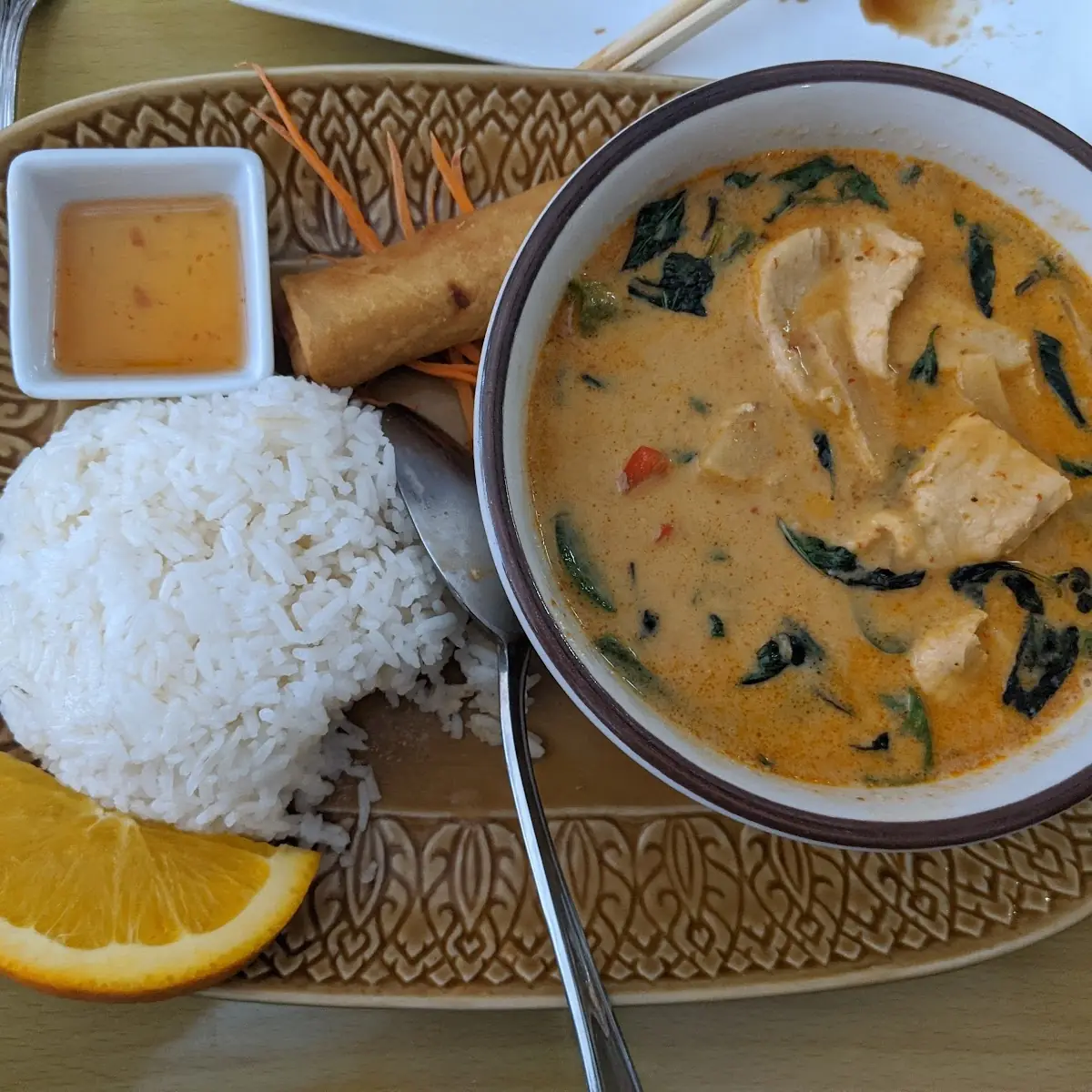 Red Curry Chicken Lunch Special