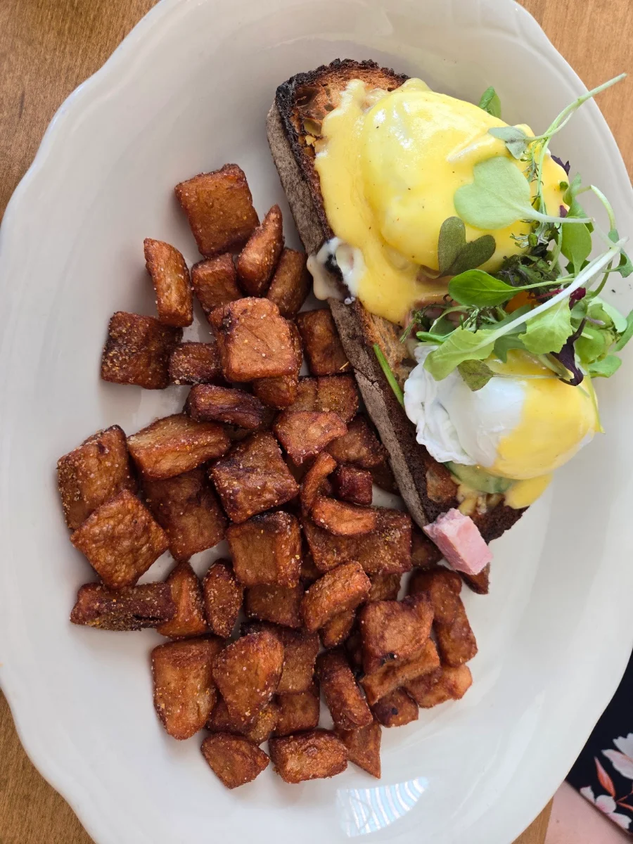 Eggs Benedict