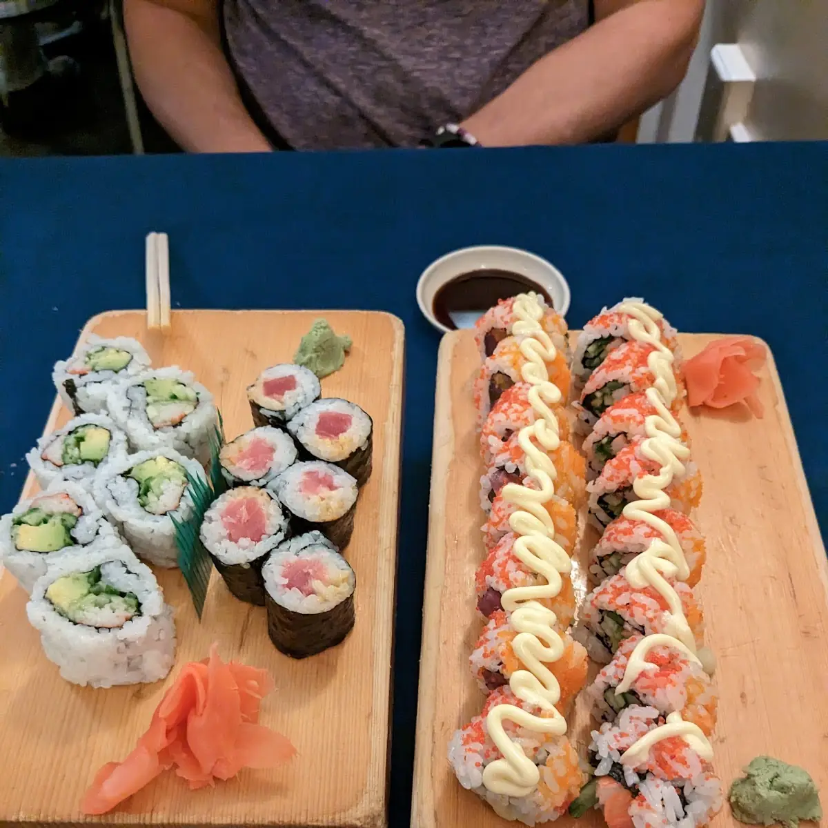 California Roll Tuna Roll Camon 2 and 3
