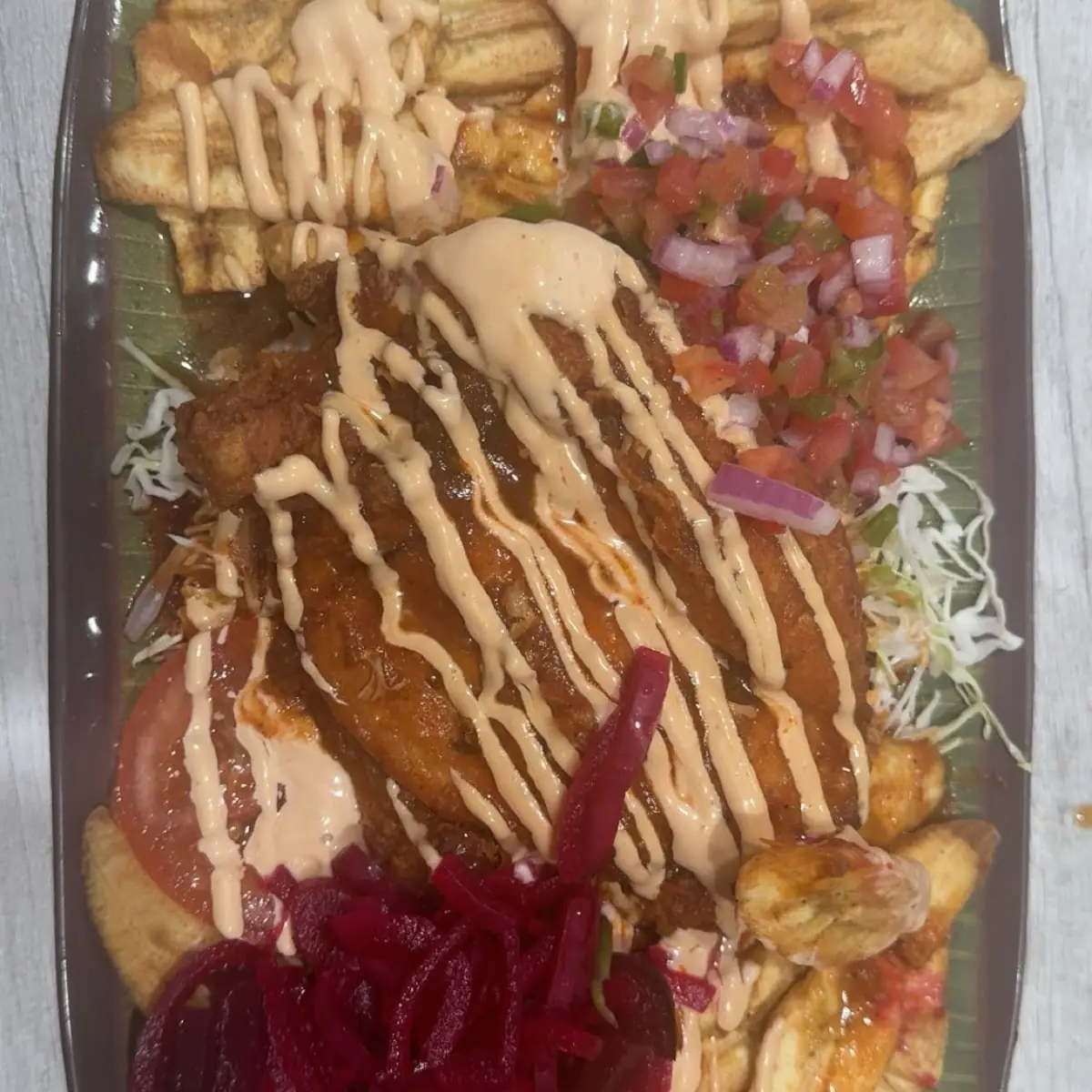 Tajadas Con Pollo Estilo