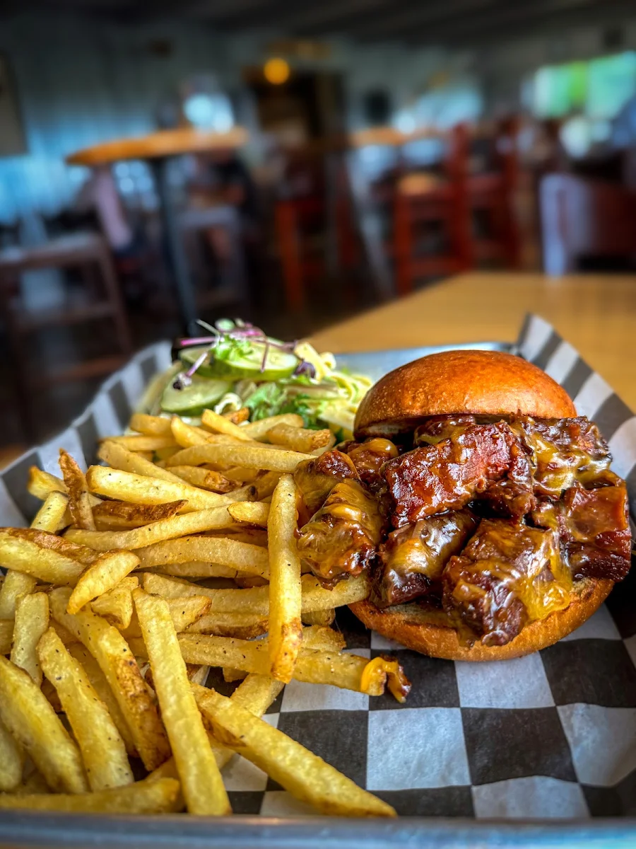 Burnt Ends Sandwich Special