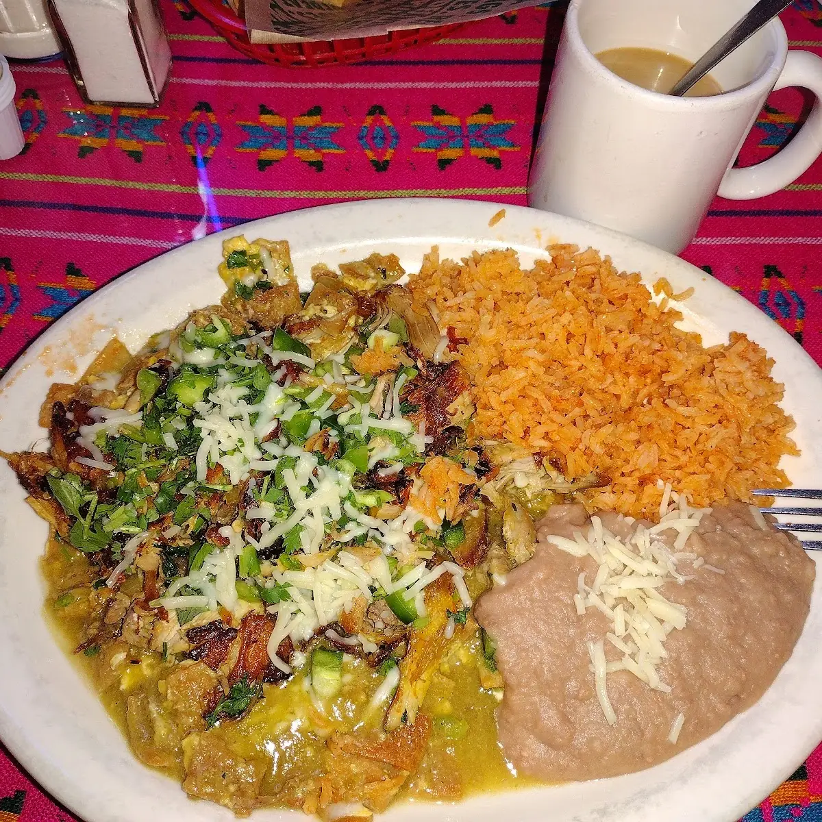 Chilaquiles Verdes Con Pollo