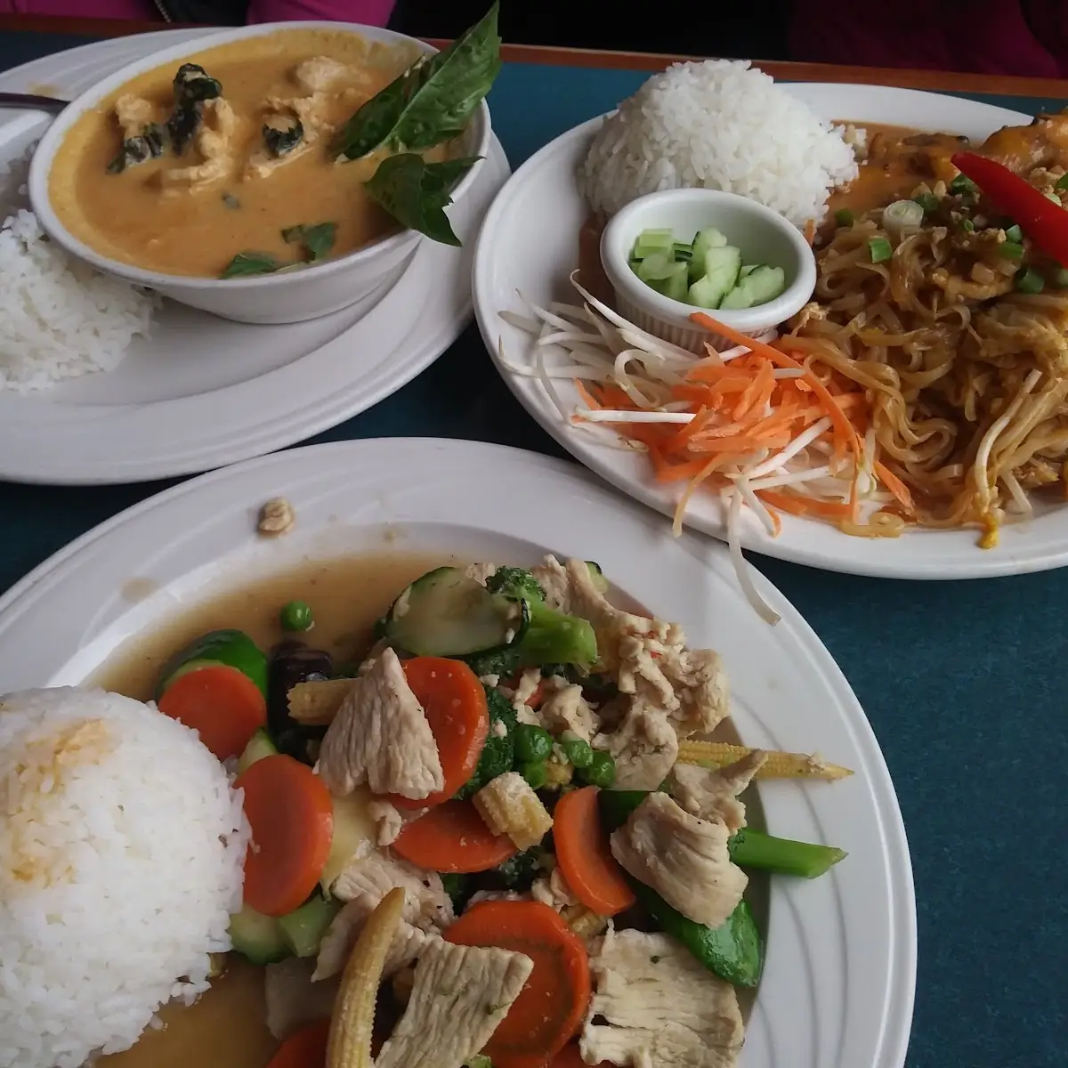 Ruam Mit Chicken with Assorted Vegetables