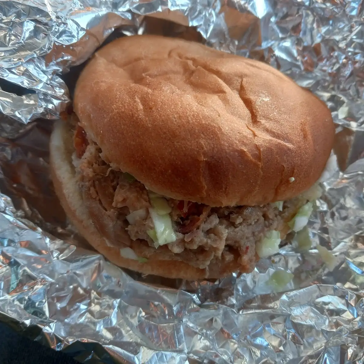 BBQ Sandwich w Coleslaw