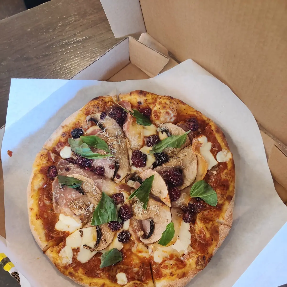 Viola with Mushroom Pizza