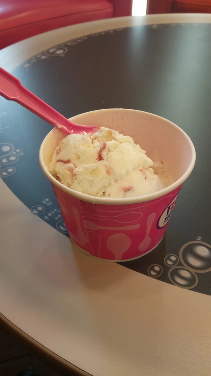 Strawberry Cheesecake Ice-Cream