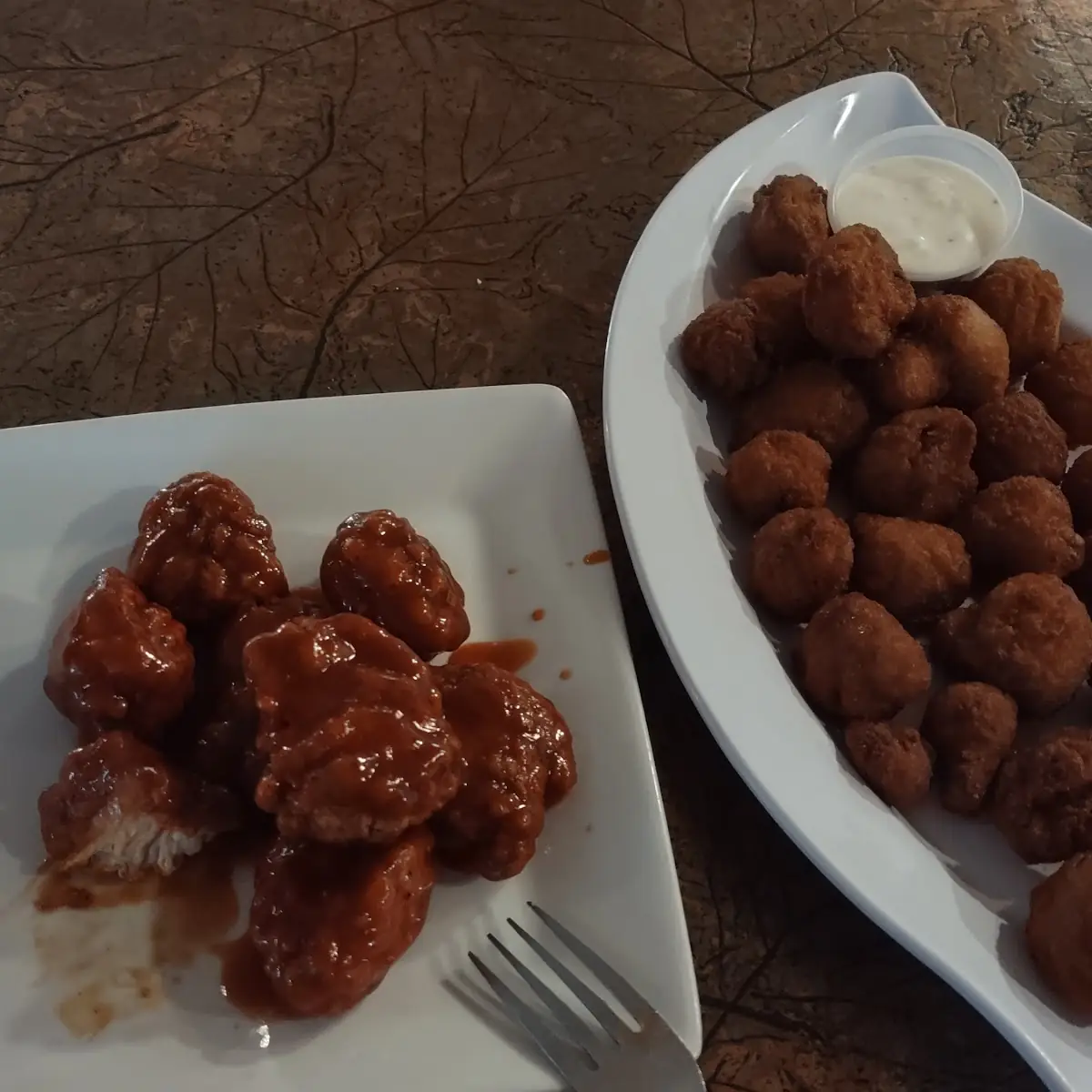 Boneless Wings and Fried 'Shrooms for an Appetizer