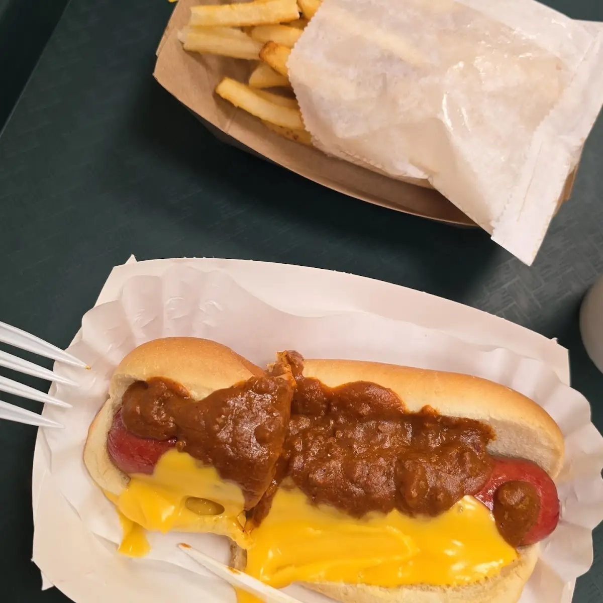 Chili Hot Dog