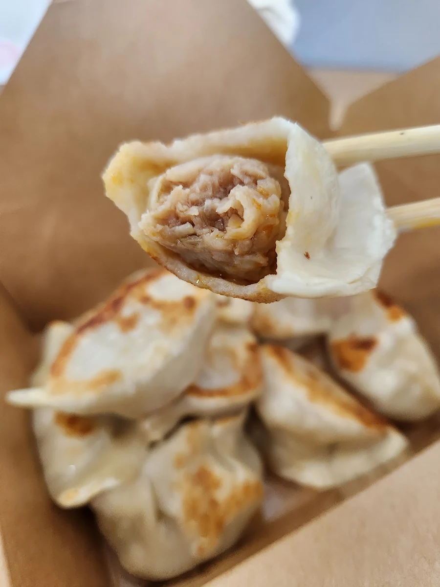 Highlights, Deng's Dumpling