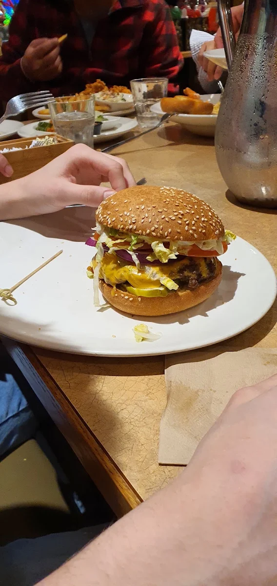 Supreme Burger, Ricky's Country - Schoolhouse