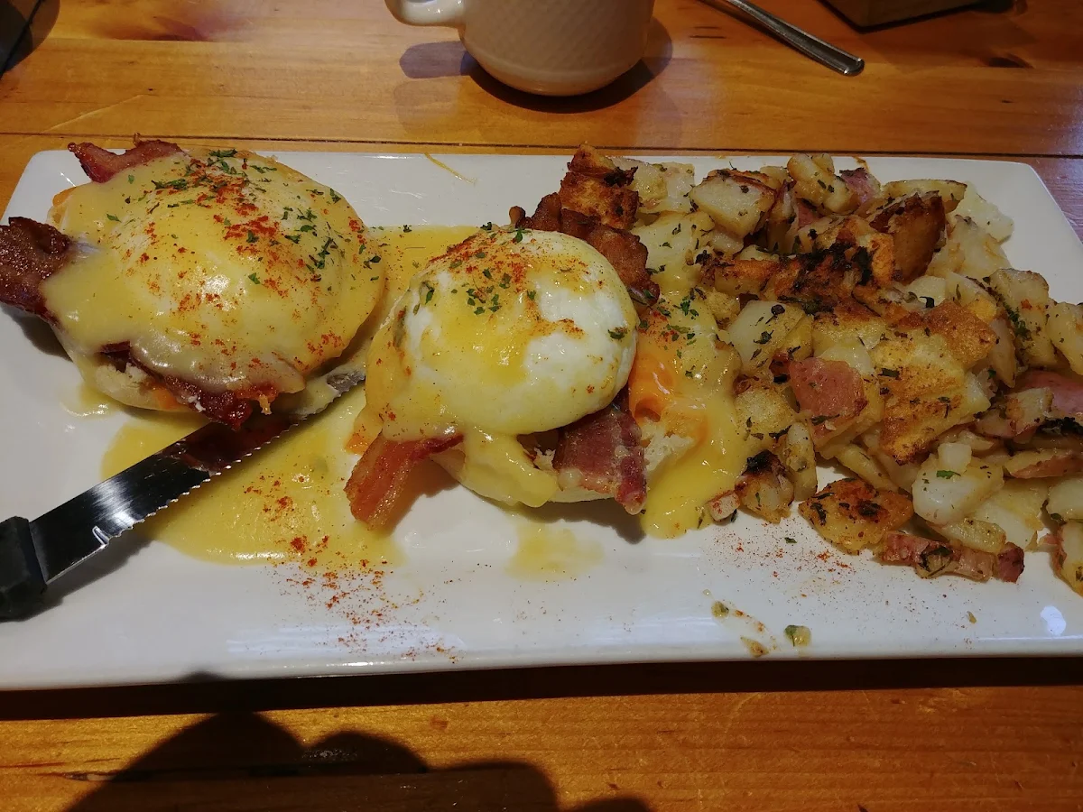 Traditional Benny with Black Forest Ham, Ricky's Country - Schoolhouse