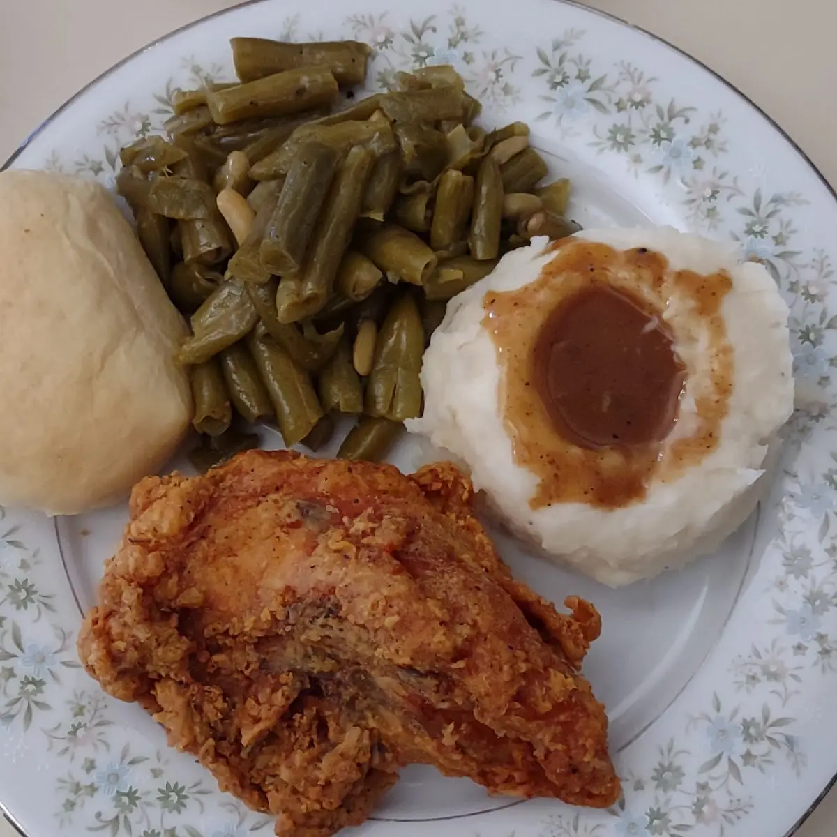 Fried Chicken Mashed Potatoes and Green Beans
