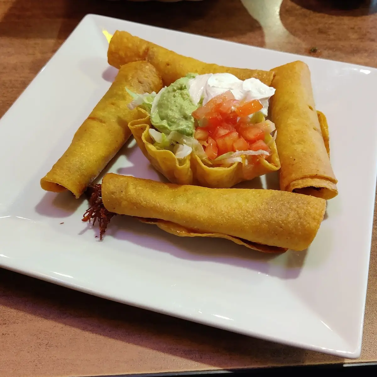 Guacamole Salad and Sour Cream
